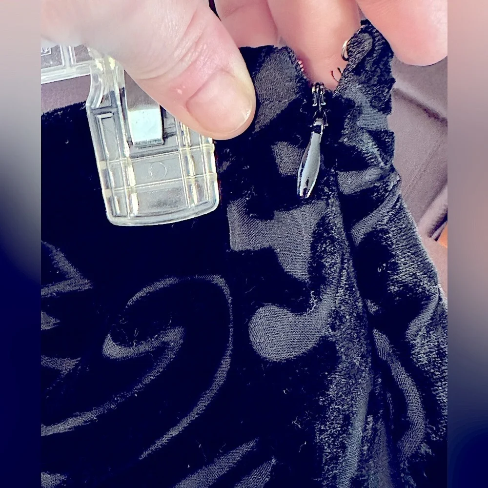 90’s CHIC Grunge MIDI Skirt By Notations, Velvety Floral Design Ruffled Length - Picture 9 of 16